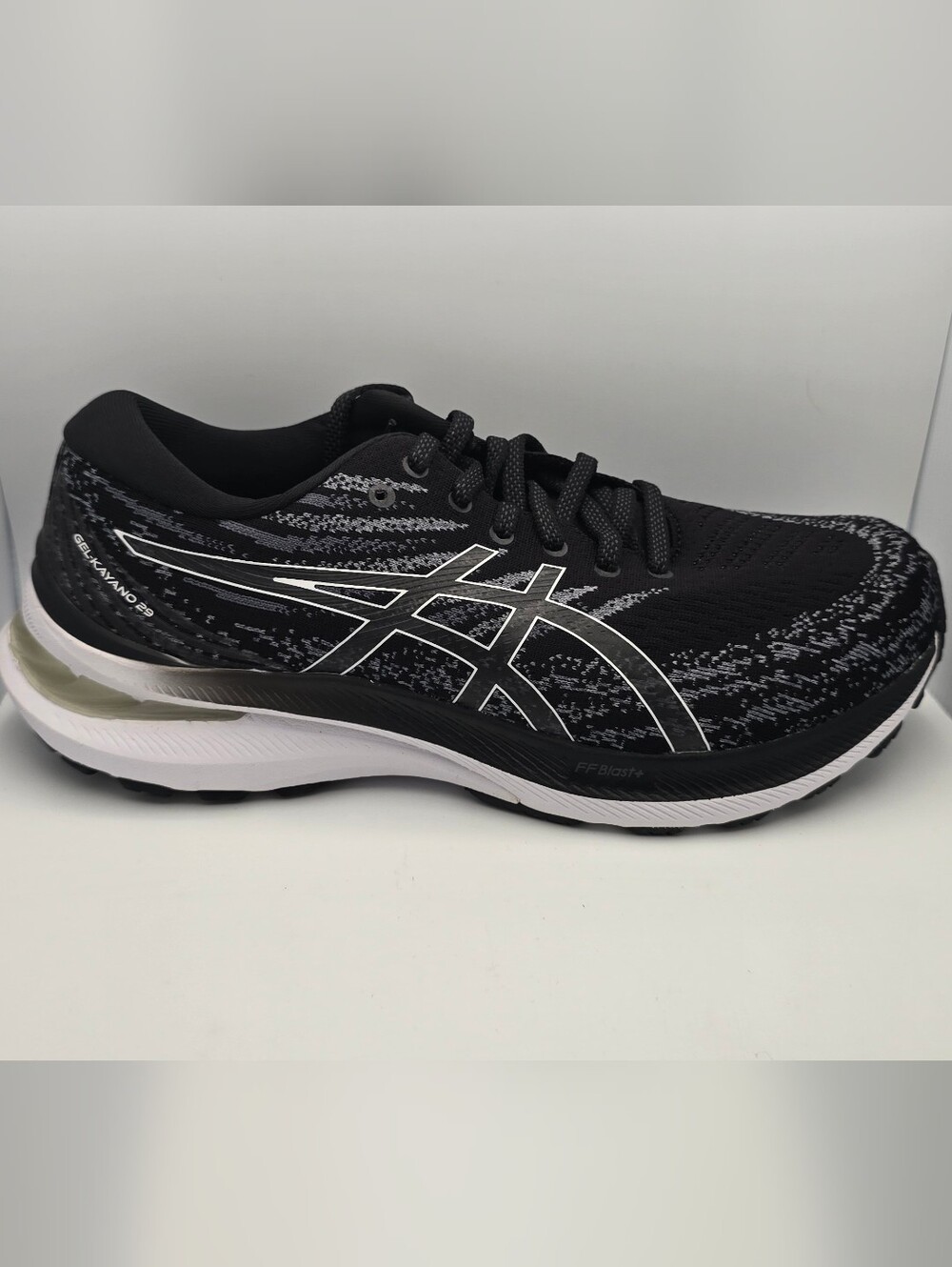 Asics Gel Kayano 29 Wimens Black and White GEL-Cumulus Running Shoes